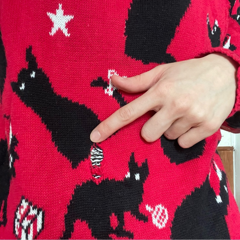 Christmas black cat sweater. Vintage, has one flaw that's pictured. - Picture 3 of 3